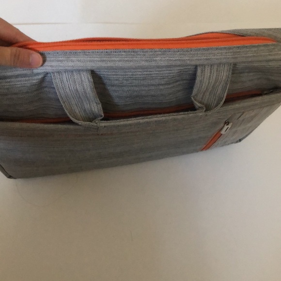 Laptop bag fits most laptops - Picture 2 of 5